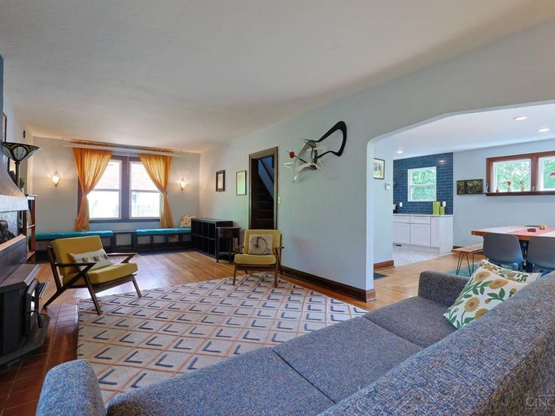 1649 Robinson Circle, Cincinnati, OH 45223 Photo 6