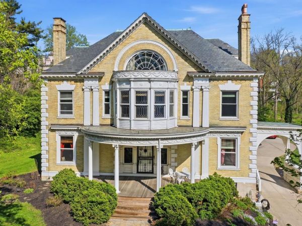 3892 Clifton Avenue, Cincinnati, OH 45220