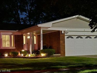 32234 Lancaster Drive, Warren, MI 48088