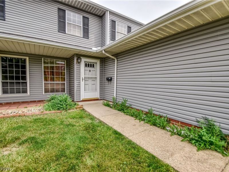 7982 Colonial Drive, Unit C, Mentor, OH 44060 Photo 3