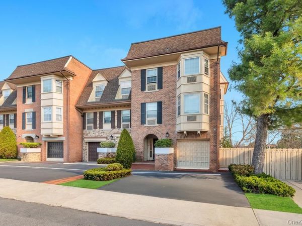 208-11 Estates Drive , Unit 23128, Bayside, NY 11360