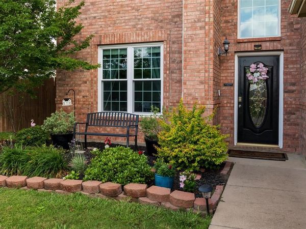 1016 Pebblecreek Drive , Burleson, TX 76028
