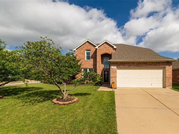 1016 Pebblecreek Drive, Burleson, TX 76028