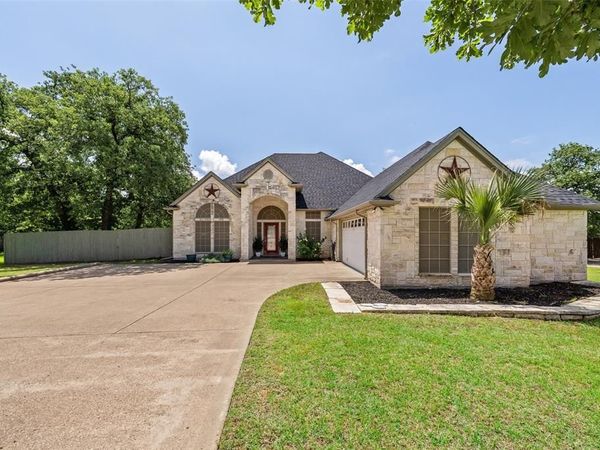 6705 Forest Oaks Court , Granbury, TX 76049