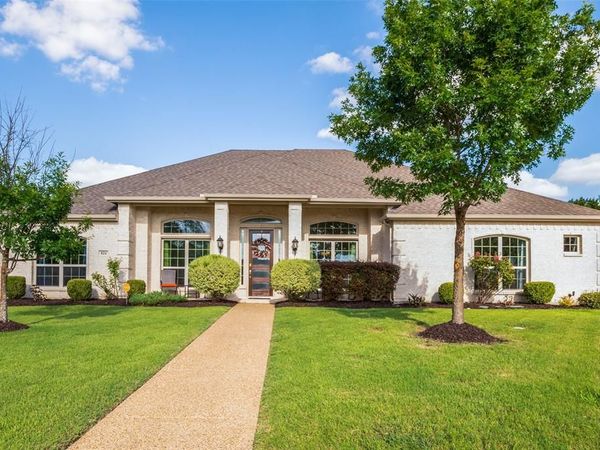 824 State Street, DeSoto, TX 75115