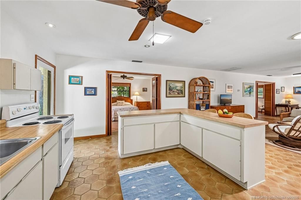 351 SE Flamingo Avenue, Stuart, FL 34996 Photo