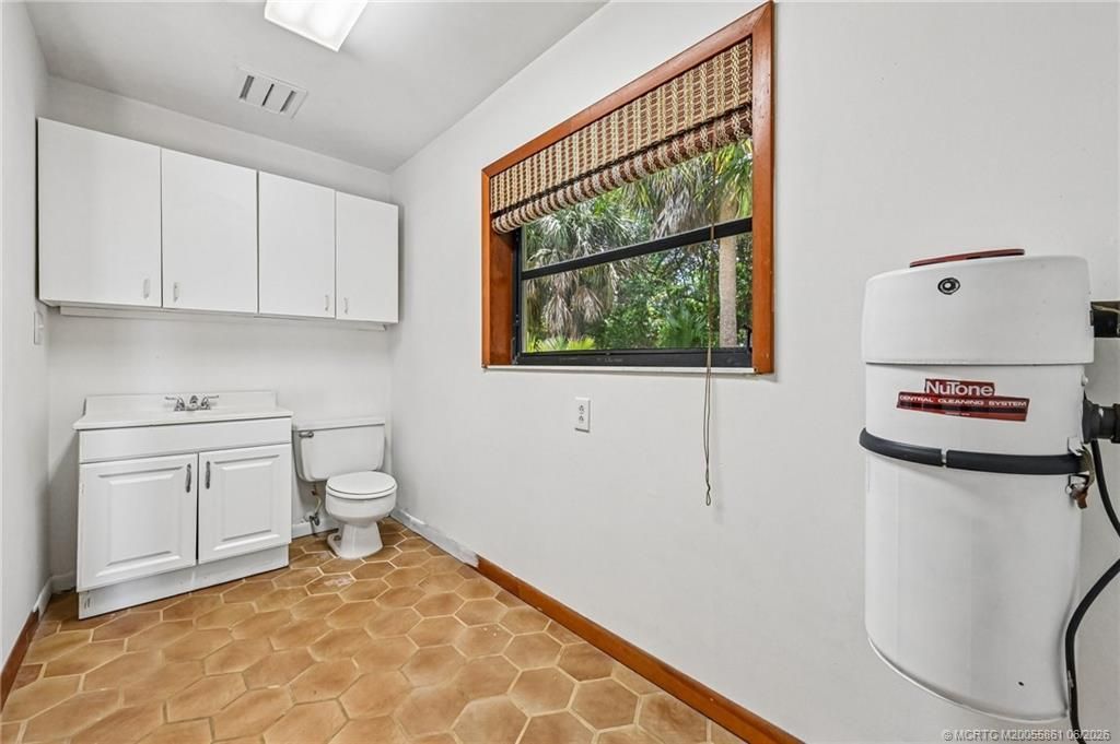 351 SE Flamingo Avenue, Stuart, FL 34996 Photo