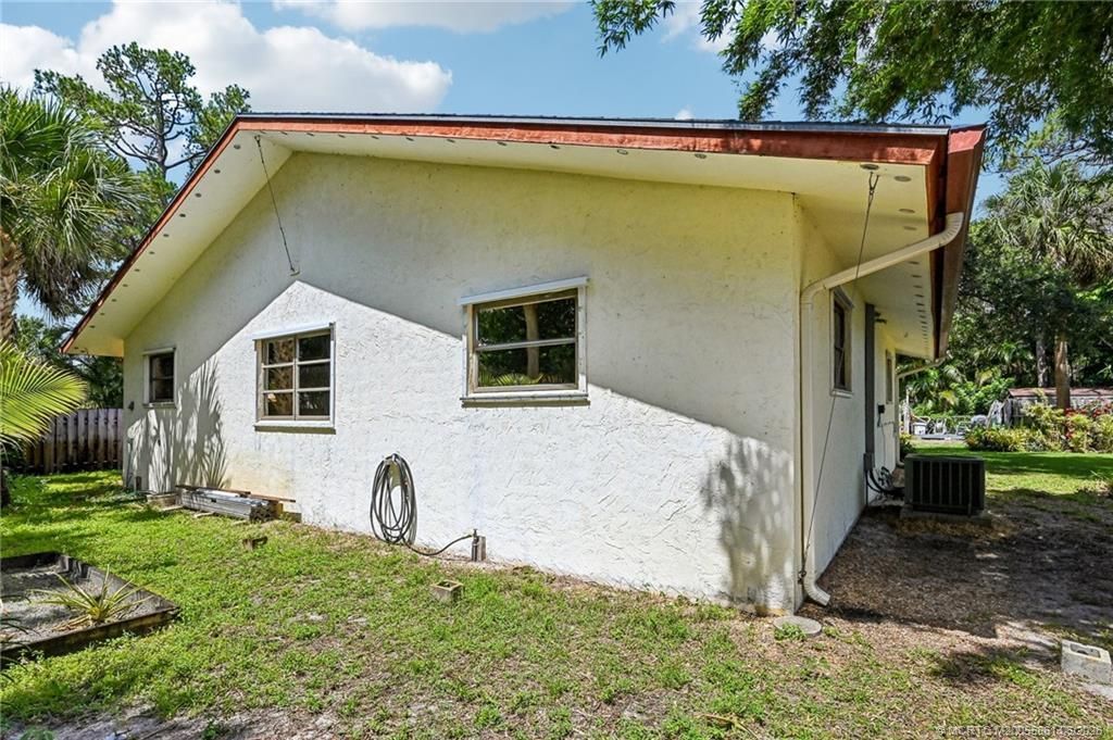 351 SE Flamingo Avenue, Stuart, FL 34996 Photo