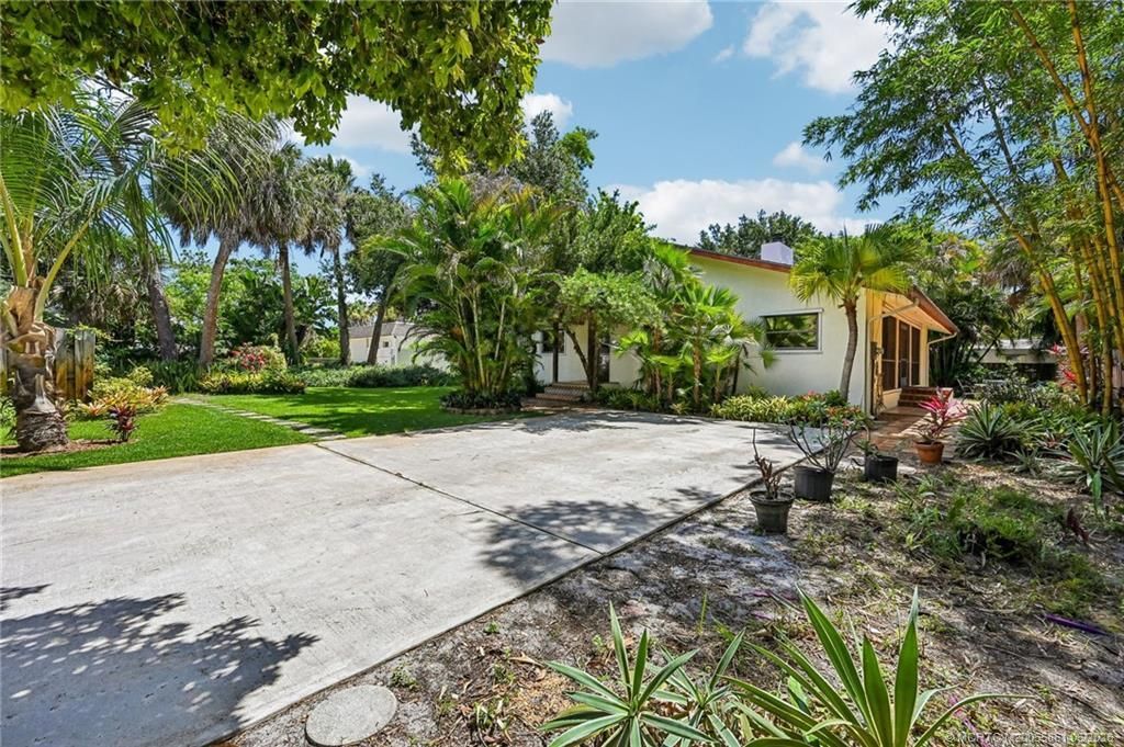 351 SE Flamingo Avenue, Stuart, FL 34996 Photo