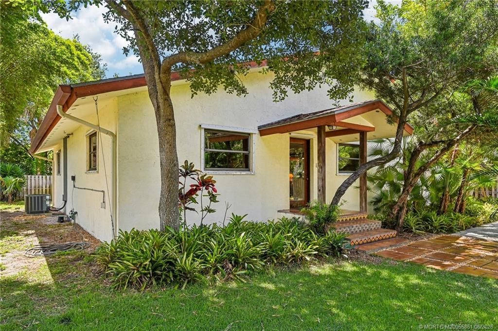 351 SE Flamingo Avenue, Stuart, FL 34996 Photo