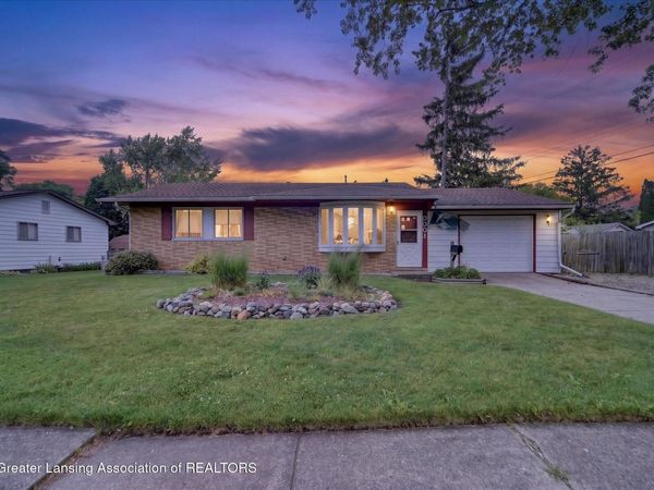 3901 Kendalwood Drive, Lansing, MI 48911
