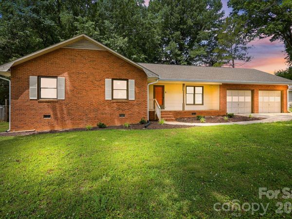 302 S Mccoy Road , Salisbury, NC 28144