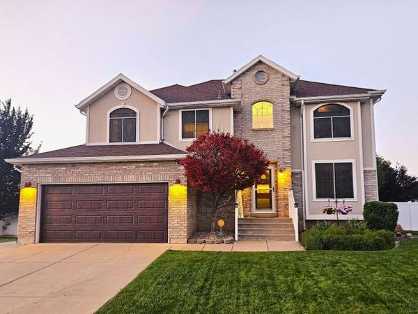 1037 E 1500 N, Layton, UT 84040