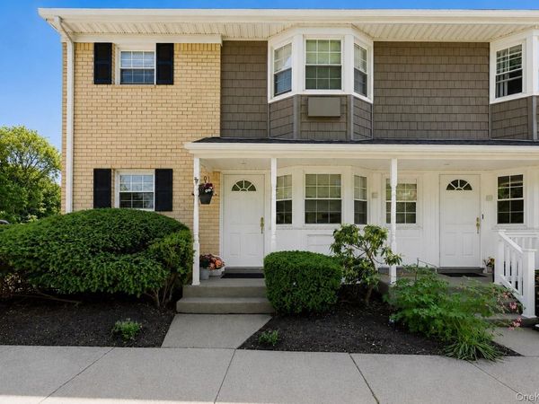3902 Wilshire Lane , Unit H02, Oakdale, NY 11769