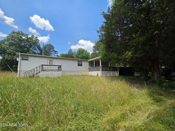 8050 Lett Rd, Corryton, TN 37721