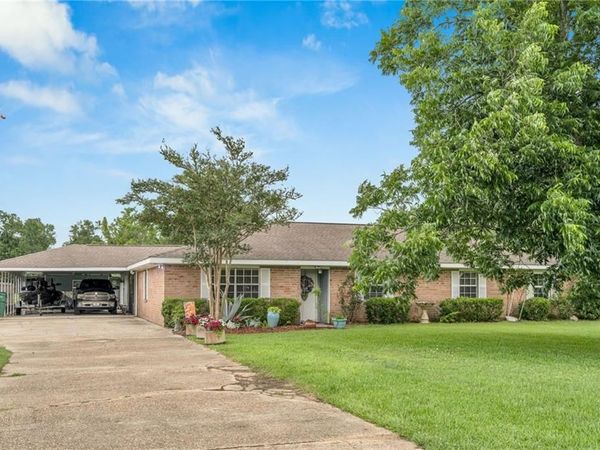318 EVANGELINE Road , Montz, LA 70068