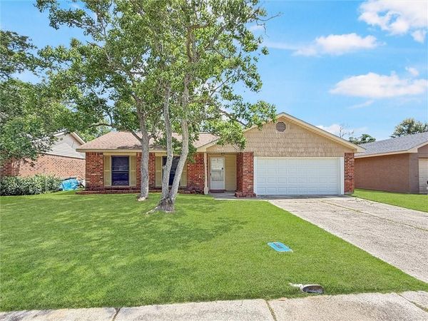310 FOXCROFT Drive , Slidell, LA 70461