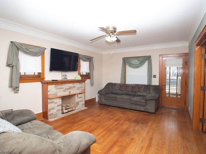 213 Como Street, Struthers, OH 44471 Photo 5