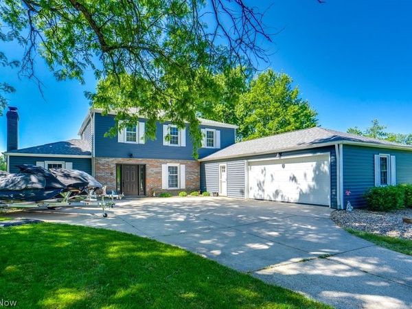 339 S Park Drive , Aurora, OH 44202