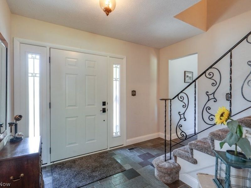339 S Park Drive, Aurora, OH 44202 Photo 4