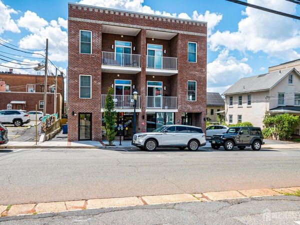 21 Station Place , Metuchen, NJ 08840