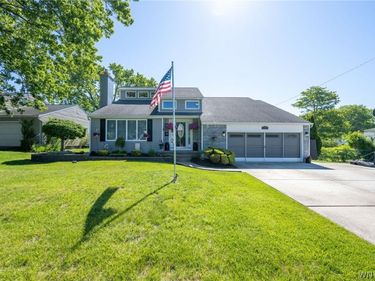 149 Boxwood Circle, Hamburg, NY 14075