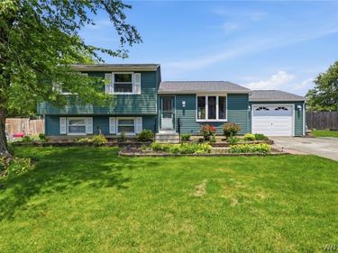 1394 Glidden Circle, Derby, NY 14047