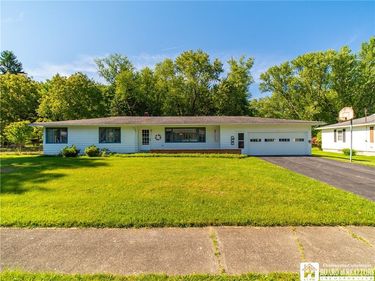 9 Carol Avenue, Fredonia, NY 14063