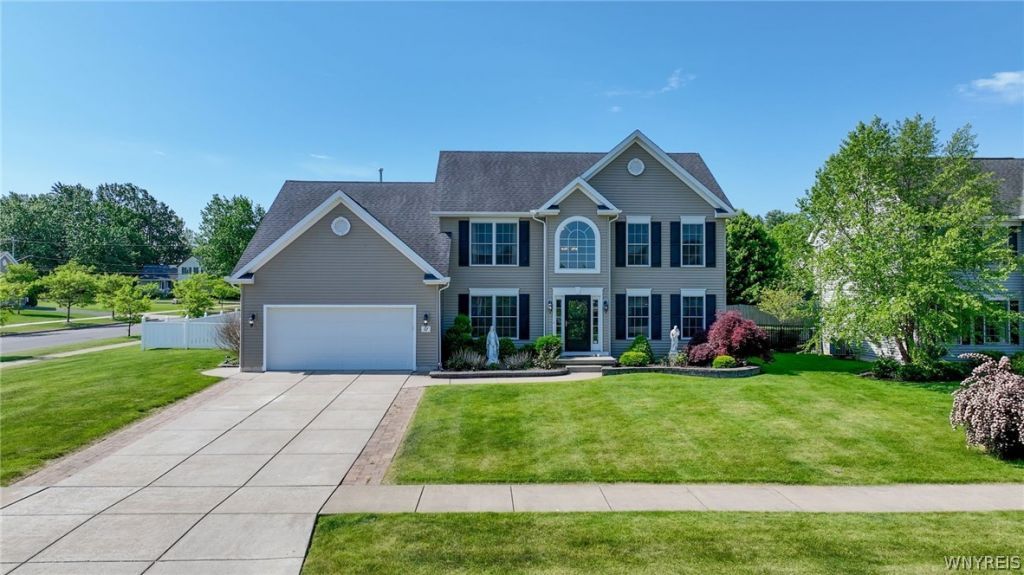 67 Middlebury Lane, Lancaster, NY 14086 Main Photo