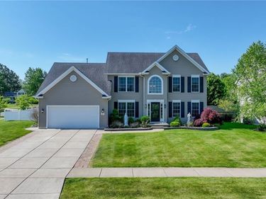 67 Middlebury Lane , Lancaster, NY 14086