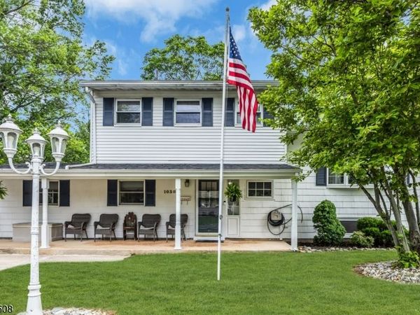 1038 Centre St, Raritan, NJ 08869