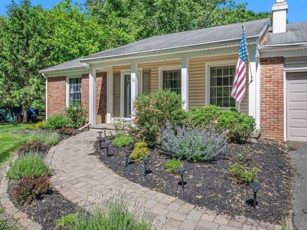 36 Cloverhill Dr, Califon, NJ 07830
