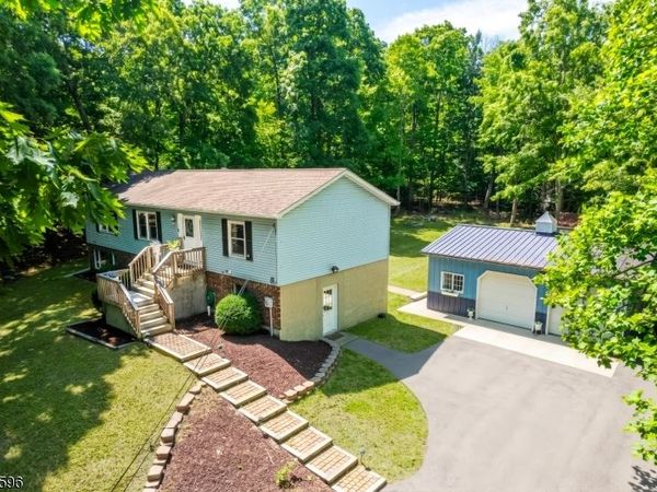 10 Plumer Rd, Frankford, NJ 07860