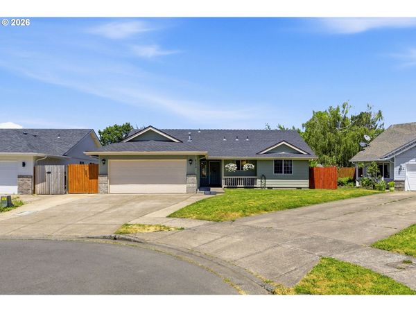 633 CEDAR ST, Independence, OR 97351