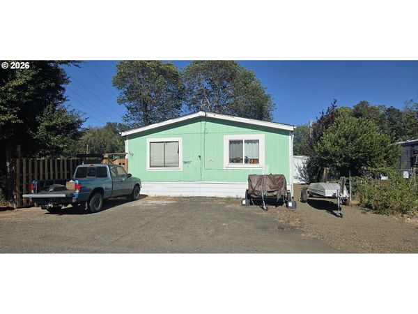 110 CHARLENE LN, Tenmile, OR 97481