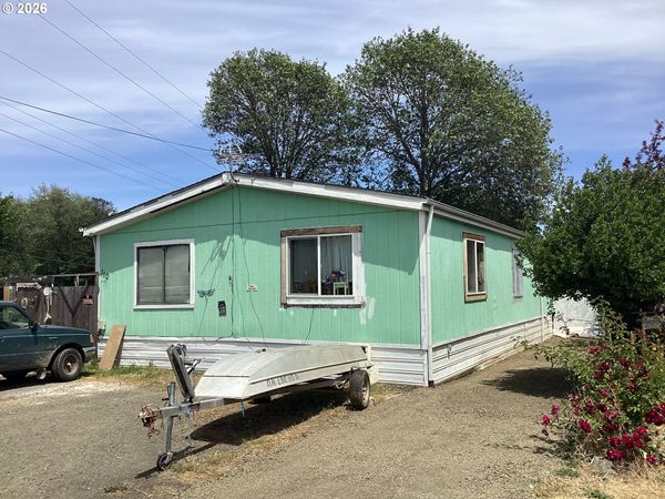 110 CHARLENE LN, Tenmile, OR 97481