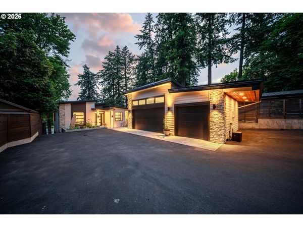 18494 SE WILLAMETTE DR, Milwaukie, OR 97267