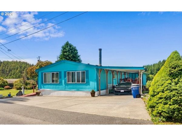 96465 COVERDELL RD, Unit 8, Brookings, OR 97415