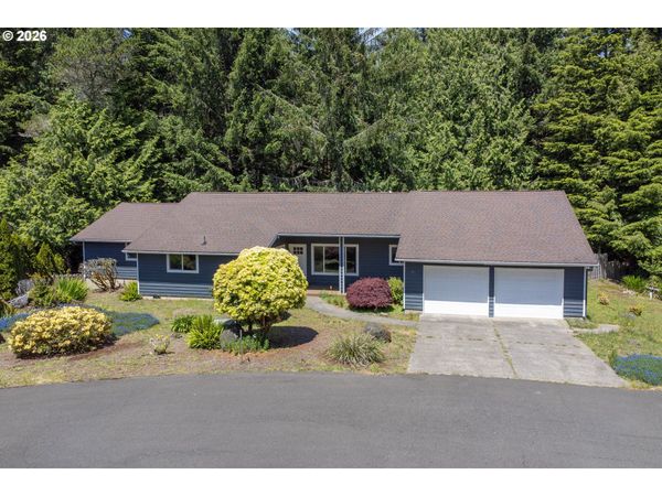 60 SEAGROVE PL, Lincoln City, OR 97367
