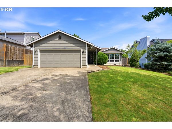 2453 SW PEGGY ST, McMinnville, OR 97128