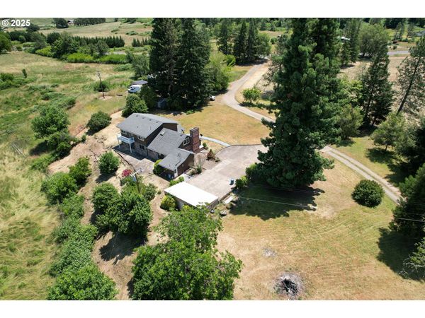 4848 TILLER TRAIL HWY, Canyonville, OR 97417