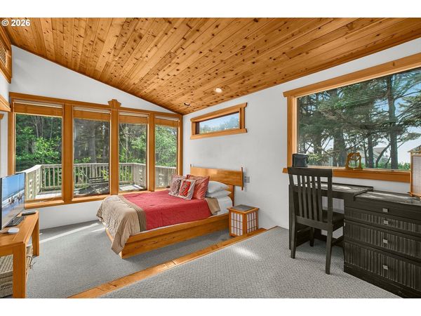 70 NW KNOXVILLE ST, Yachats, OR 97498