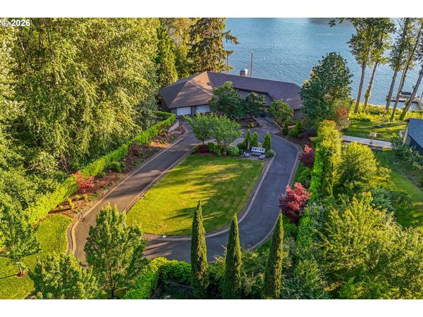 3838 SE HILLSIDE DR, Milwaukie, OR 97267