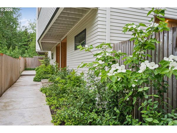 4619 N CAMPBELL AVE, Unit 8, Portland, OR 97217