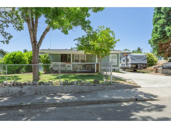 946 NE LAURANCE ST, Myrtle Creek, OR 97457