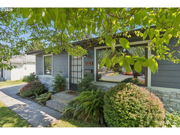 10910 NE KNOTT ST, Portland, OR 97220