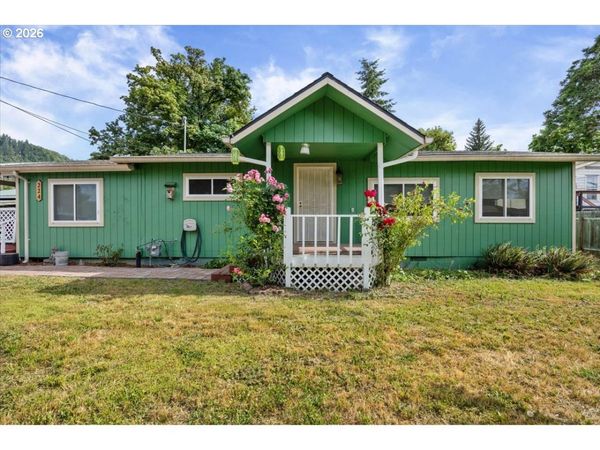 224 5TH ST, Dillard, OR 97432
