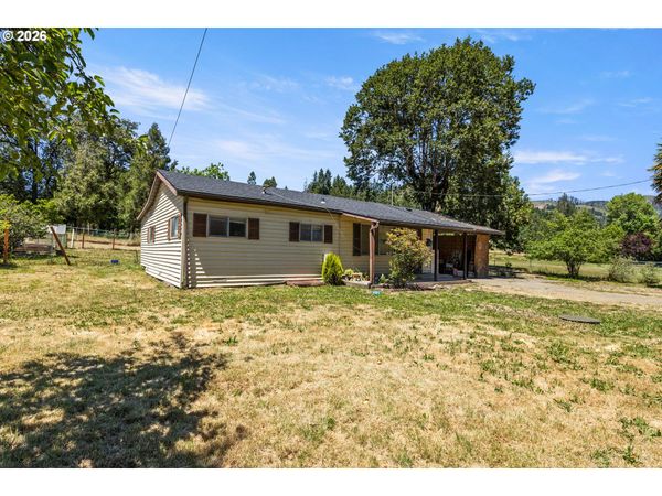 21138 N UMPQUA HWY, Idleyld Park, OR 97447