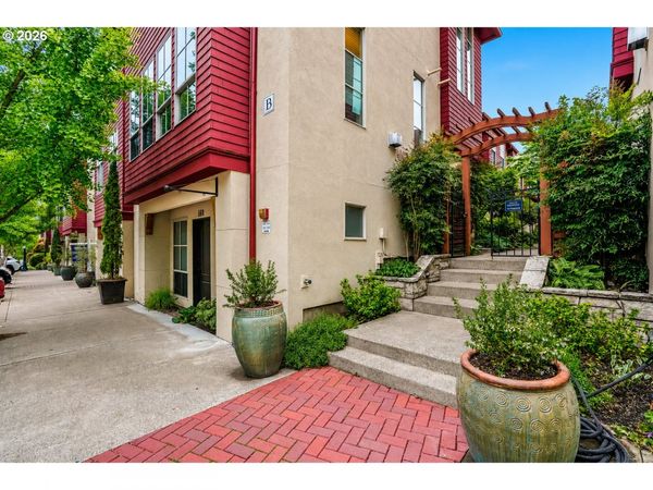 562 2ND ST, Lake Oswego, OR 97034