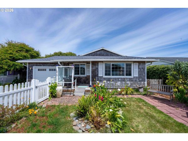 870 11TH SW ST, Bandon, OR 97411